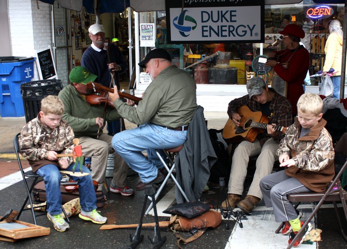 Autumn Leaves Festival October 911 in Downtown Mount Airy Mayberry, NC